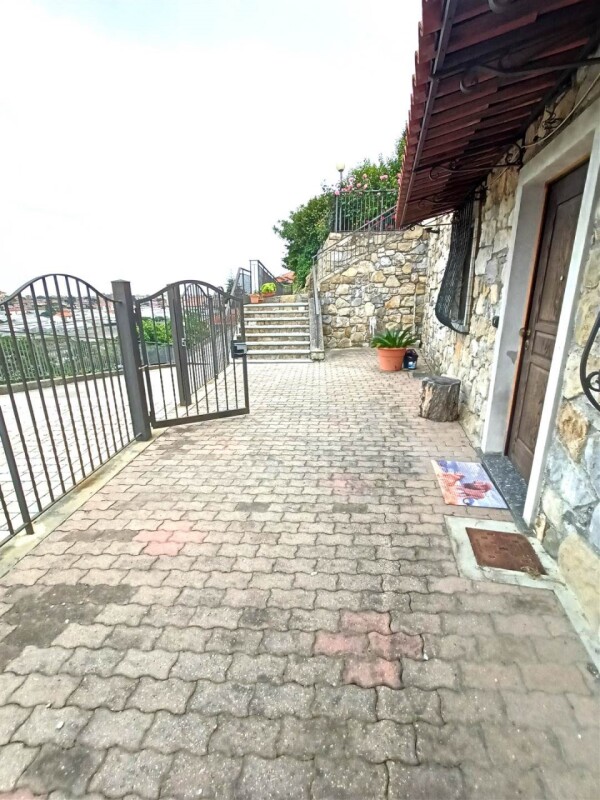 Unifamiliare Casa singola a Camporosso 25