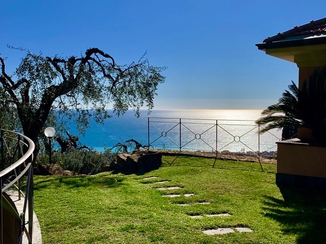 Unifamiliare Villa a Bordighera 14