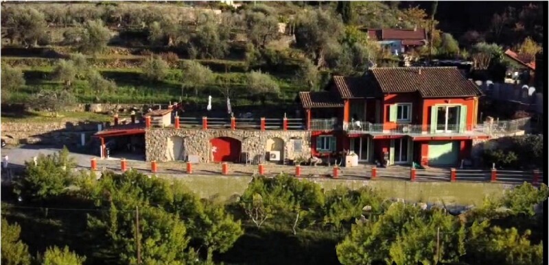 VILLA  a 10 minuti dal mare e da Bordighera 1