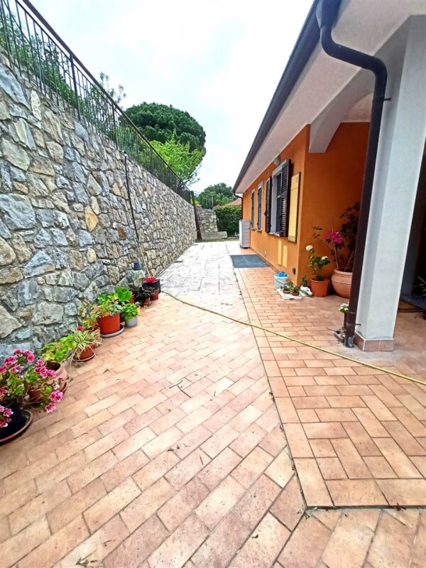 Unifamiliare Casa singola a Camporosso 11