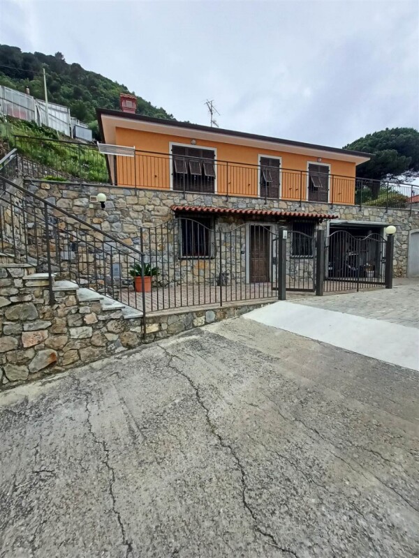 Unifamiliare Casa singola a Camporosso 1
