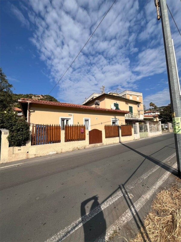 Unifamiliare Casa singola a Bordighera 1
