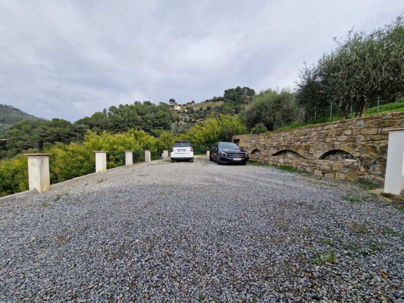 VILLA  a 10 minuti dal mare e da Bordighera 39