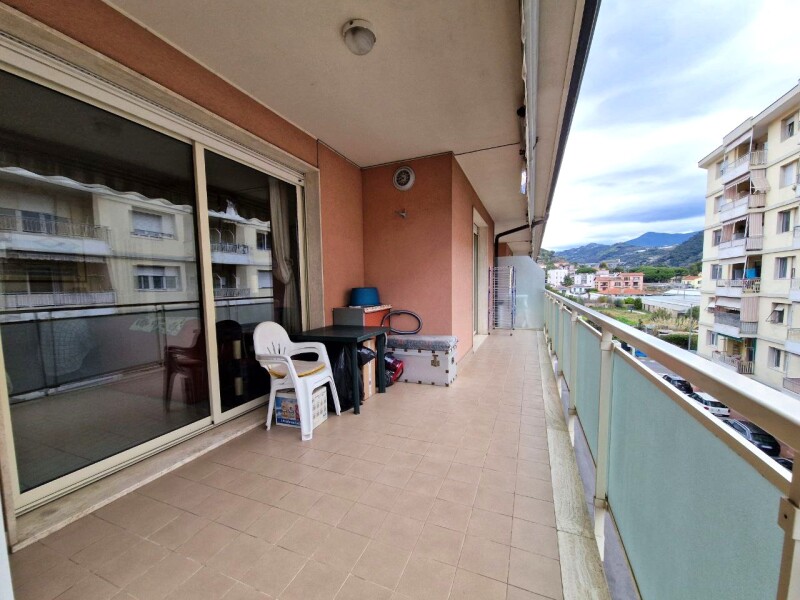 Appartamento a Vallecrosia 1