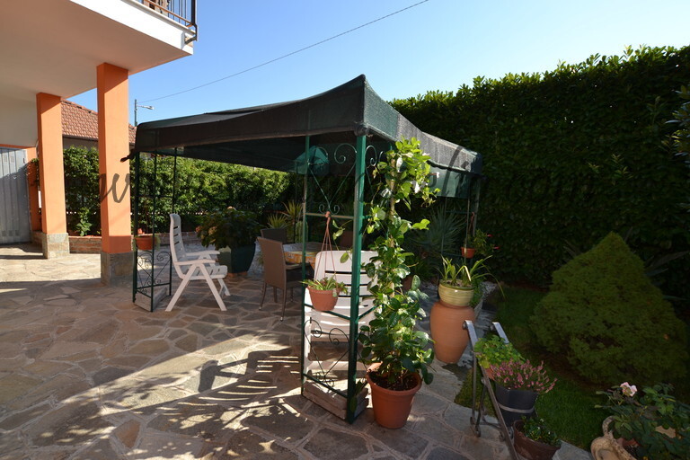Schiera Bifamiliare a Camporosso 16